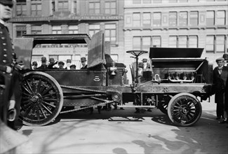 Street cleaning vehicle in New York City, made by Magnus Butler ca. 1910-1915