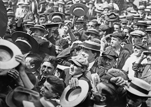 Crowd at Union Square ca. 1910-1915