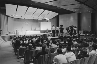 (1 Aug. 1966) Scene in Building 1 auditorium during the Gemini-10 news conference.