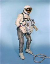 (May 1966) Test subject Fred Spross, Crew Systems Division, wears configured extravehicular spacesuit assembly and Extravehicular Life Support System chest pack.