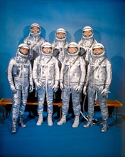 ASTRONAUT GROUP - PORTRAIT - SUITED ca. 1962
