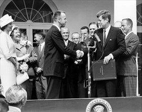 1961 - Astronaut Alan Shepard recieves NASA Distinguished Service Award