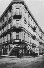 Tenement house at ul. Swietojerskiej corner of Nowiniarska in Warsaw ca. 1939