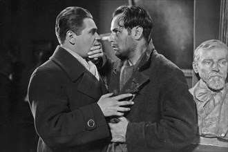 Eugeniusz Bodo as Franciszek and Victor Varconi (right) as sculptor Czeslaw in one of the scenes of the film Kult ciala (1930)