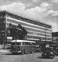 Construction of the seat of the Central Committee of the Polish United Workers' Party in Warsaw ca. 1950