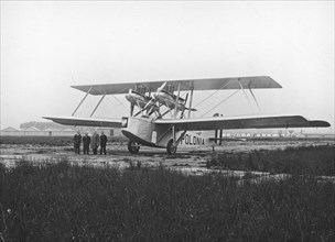 Caproni Ca-87 aircraft called "Polonia" funded from the contributions of the Polish American community, on which captain pilot Adam S. Kowalczyk and lieutenant pilot reserve Wlodzimierz Klisz from PLL...
