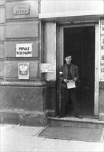 Warsaw Uprising: Recruting center at Jasna 5 Street in the building of Philharmonic Orchestra ca. August 1944