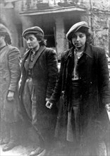 Hehalutz women captured with weapons ca. April or May 1943
