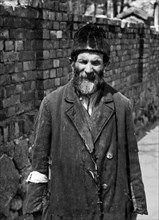 Old Jew in Warsaw ghetto ca. 1940-May 1943