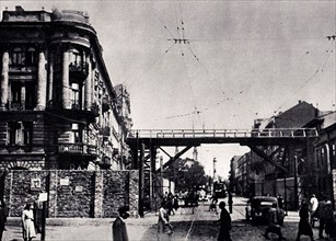 Warsaw Ghetto. Footbridge over Chlodna Street viewed to the east ca. 1942