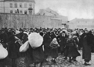 Deportation of Jews from Zamosc to Belzec death camp in April 1942