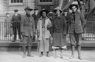 Los Angeles Hikers, N.Y., 12/30/13, W.A. Clarkson, Mrs. Mabel Ackerman, Carrie Van Gaasbeck and A.A. Berger