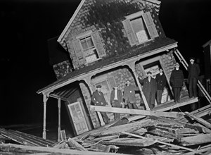 Seabright - Wrecked cottage ca. 1914