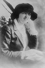 Date: 1910-1915 - Evelyn Vandegrift