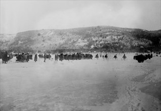 Date: 1910-1915 - Horse Race -- Lake George