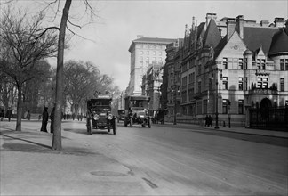 Date: 1910-1915 - 5th Ave. Apartment House in New York City