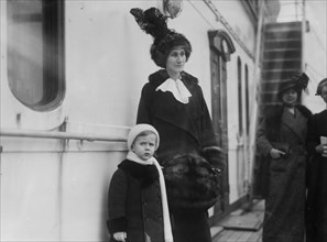 Date: 1910-1915 - Countess de Bertier and son