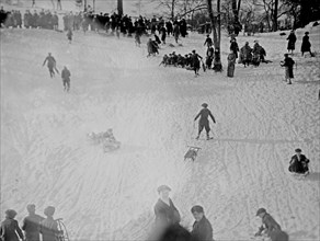Date: 1910-1915 - Coasting - Central Park