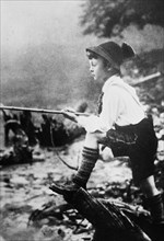 Date: 1910-1915 - Prince Albrecht, Bavaria --fishing