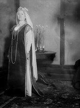 Date: February 1914 - Mrs. Austin Lord