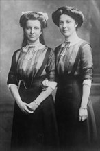 Date: 1910-1915 - Duchesses Elizabeth Frances and Hedwig
