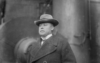 Date: 1910-1915 - Dutch opera singer Jacques Urlus