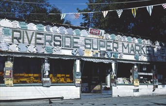 1980s America -  Riverside Super Market, Riverside, Maine 1984
