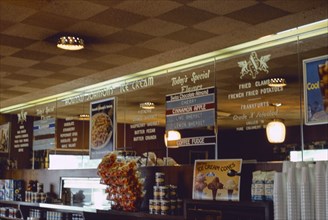 1970s America -   Hojo Restaurant, Niantic, Connecticut 1976