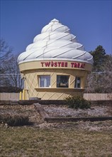 1990s America -  Twistee Treat Ice Cream Stand, Saint Joseph, Missouri 1996