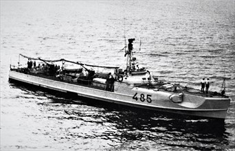 Italian Navy motor gun boat 485 underway ca. 1950s