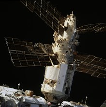 Survey views of the Mir space station