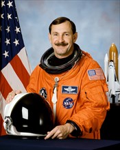 Official portrait of astronaut Curt Brown