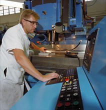 Manufacturing Division (Code JM) Projects. Chris Radbourne on Cincinnati Hydro-Tel N-220 Model Machining & Contract fabrication Br Code-JMM ca. 1997