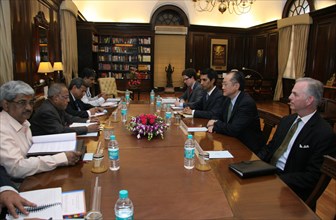 Reportage: Dr. Jim Yong Kim, U.S. Nominee for the World Bank Presidency on "global listening tour" - Meeting with Indian Finance Minister Pranab Mukherjee 4/3/2012