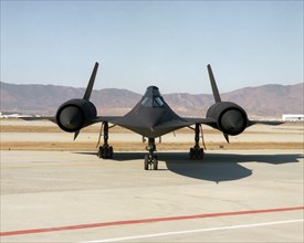 1991 - This photo shows a head-on view of NASA's SR-71B on the ramp at the Air Force's Plant 42 in Palmdale, California, shortly before delivery to DFRC