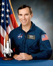 1991 - Official portrait of astronaut Carl E. Walz