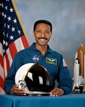 Official Portrait of Astronaut Candidate (ASCAN) Winston E. Scott in