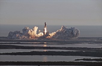 1992 - STS-53 Discovery, Orbiter Vehicle (OV) 103, lifts off from KSC LC Pad 39A