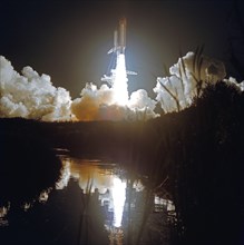 STS-44 Atlantis, OV-104, lifts off from KSC LC Pad into the evening darkness