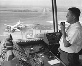 FAA air traffic controller