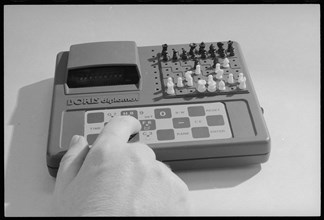 Early Electronic Chess Game
