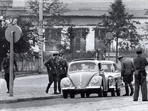 8/1961 East German Authorities Guard Control Point At Potsdamer Platz To Restrict Movement Of East