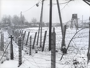 Nov. 23, 1962 Berlin, Neukoelln, Sackfuehrer Damm. Border in Winter