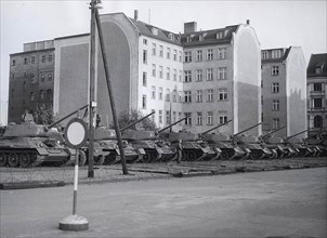 8/28/1961 - Tank Assembly in Front of the Train Station Friedrichstrasse