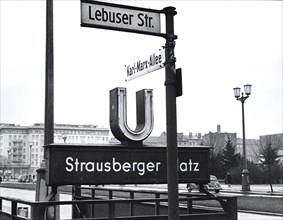 New Street Signs Are Erected On Tuesday Morning Nov. 14, 1961. The Picture Shows The New Street
