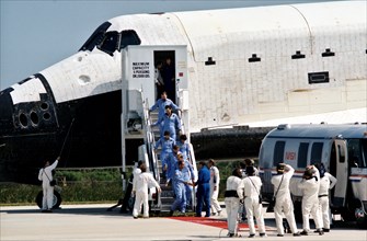 STS 41-G crew leaves orbiter