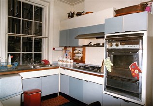 Executive Level Position Residence - 1980 - kitchen