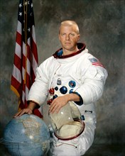 1971 - Portrait - Astronaut Paul J. Weitz