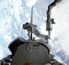 (7 Feb 1984) --- Astronaut Bruce McCandless II