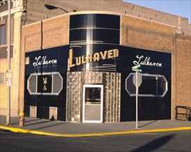 1980s America -  Lulhaven Bar